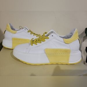 NIB A.S.98 Hannie White Sneakers with Yellow Accents 39